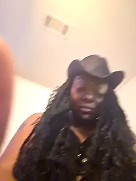 Snapshot of StallionMilf chatting on October 29, 2:42 pm StallionMilf online show from October 29, 2:42 pm