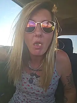 SheIsSomething online show from February 18, 12:21 am