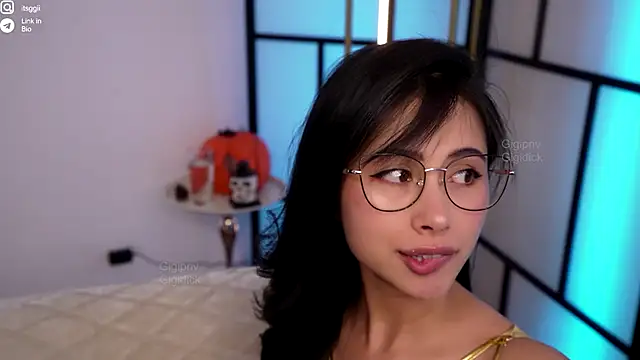 Gigi ohlala online show from October 31, 8:13 pm