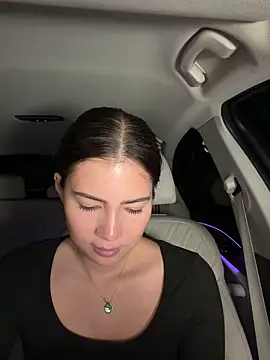 clairewntr online show from November 17, 7:58 pm