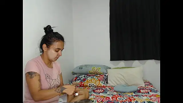 kathy luisa online show from April 14, 12:43 am