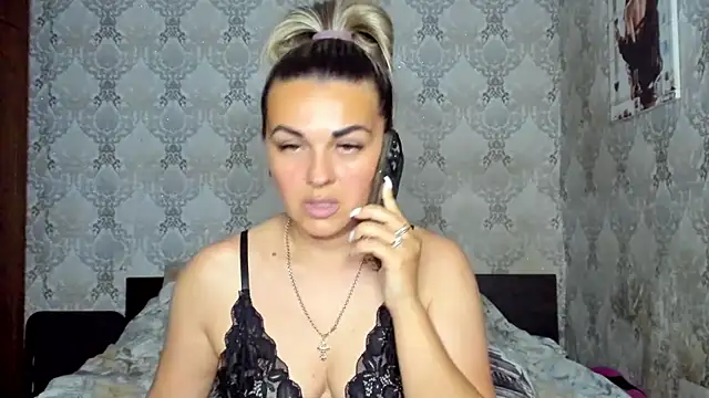 NicoletMoore online show from June 12, 7:55 pm