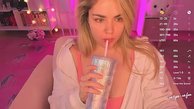 pussy-kattt online show from January 17, 11:29 am