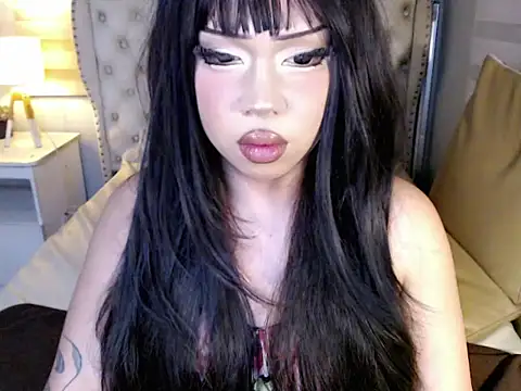 RebecaNextToYou online show from August 8, 5:10 pm