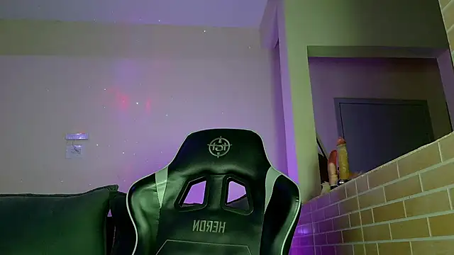 Snapshot of Isa_Violet chatting on October 26, 6:47 pm Isa Violet online show from October 26, 6:47 pm