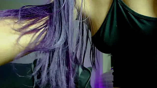 Snapshot of Isa_Violet chatting on October 1, 8:03 pm Isa Violet online show from October 1, 8:03 pm