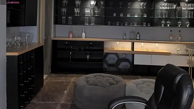 MadelineFox online show from April 9, 9:48 am