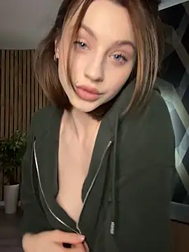 Camilla Railian online show from October 29, 4:20 pm