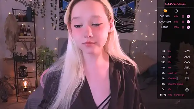 Snapshot of IrmaBell chatting on October 10, 11:53 pm IrmaBell online show from October 10, 11:53 pm