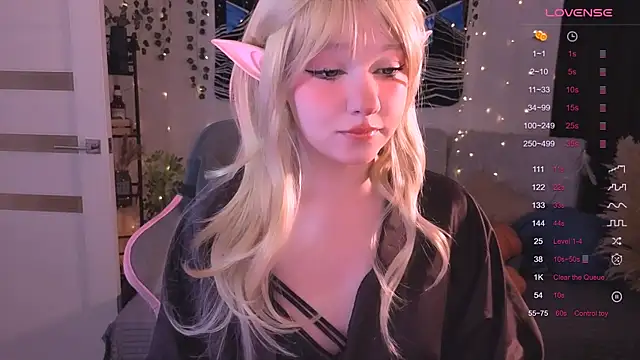 Snapshot of IrmaBell chatting on October 13, 9:06 pm IrmaBell online show from October 13, 9:06 pm