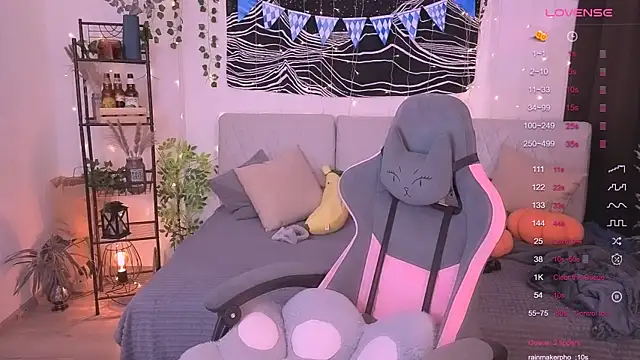 Snapshot of IrmaBell chatting on October 18, 10:44 pm IrmaBell online show from October 18, 10:44 pm