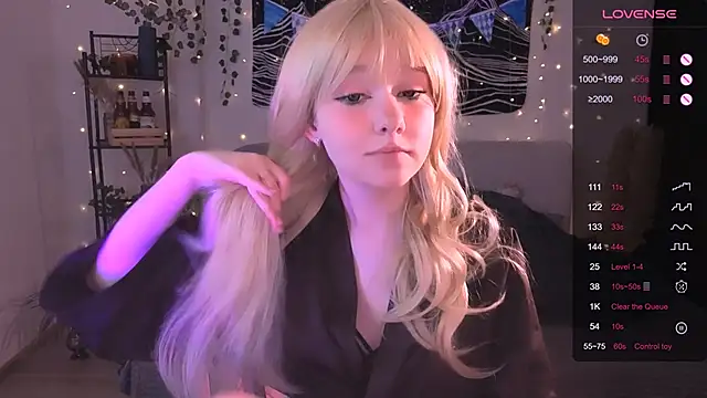 Snapshot of IrmaBell chatting on October 4, 1:00 am IrmaBell online show from October 4, 1:00 am