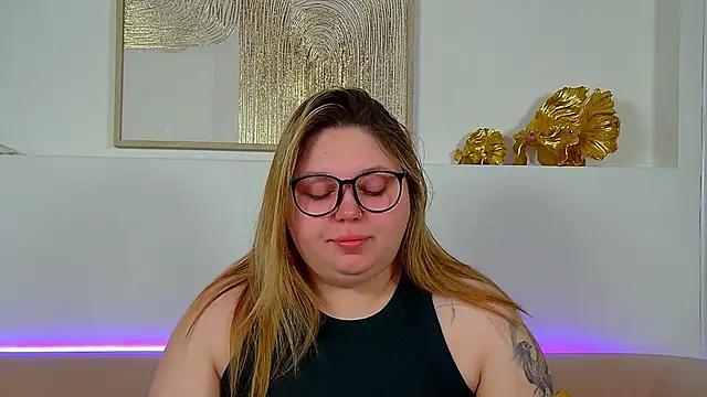 LillianKim online show from March 15, 6:26 am