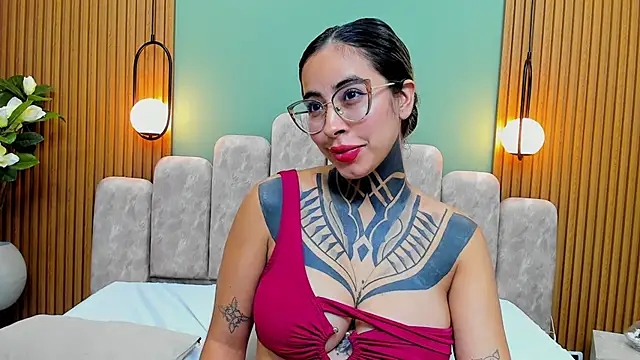 NicoleBlum online show from October 10, 7:08 pm