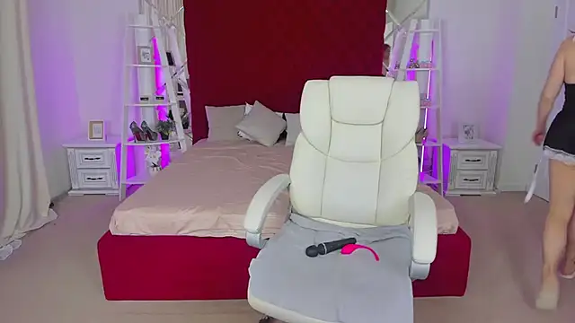 Kamilla Hot online show from March 27, 6:37 am