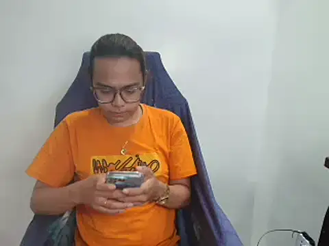 Your PrettyGirlxxx online show from March 22, 4:40 am