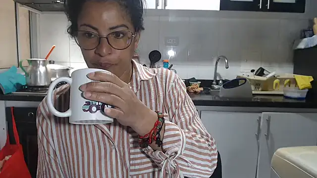 kateleyagrey online show from September 28, 2:33 pm