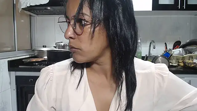 kateleyagrey online show from April 6, 6:09 pm