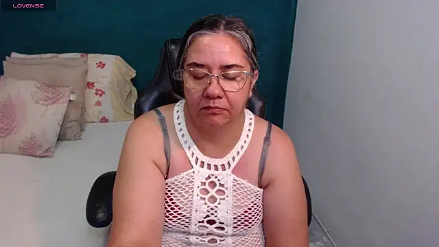 scaelettdubois online show from April 6, 4:46 am