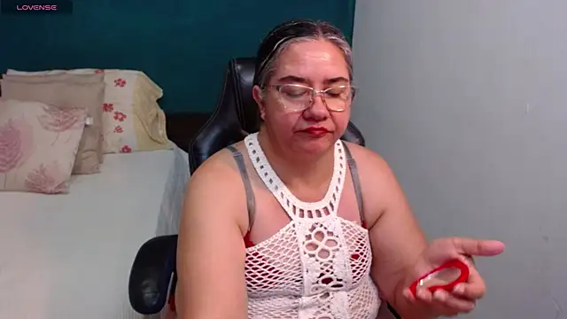 scaelettdubois online show from April 6, 1:16 am