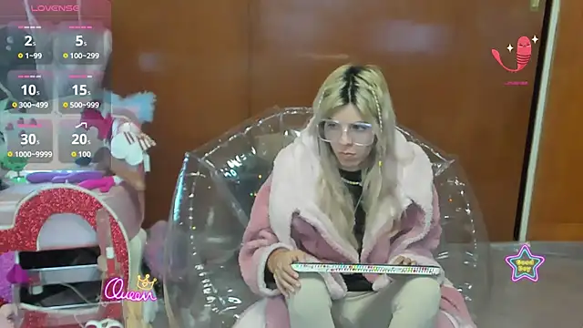 Skinygirl online show from January 19, 1:35 am