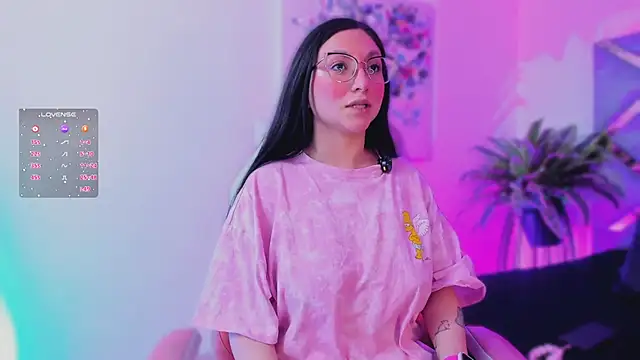 lucy neil online show from November 19, 3:50 am