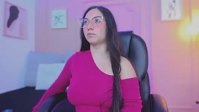 lucy neil online show from February 17, 2:33 am