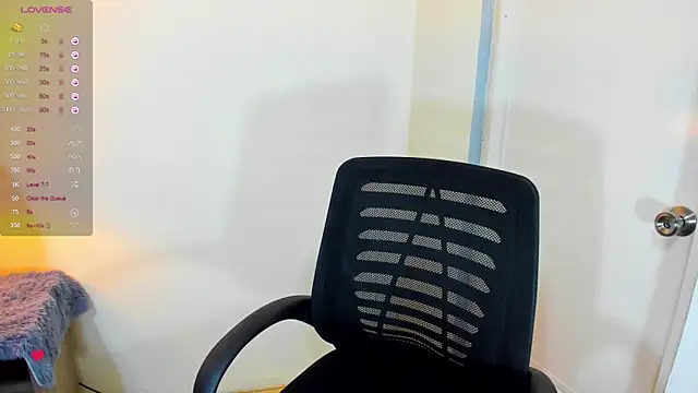 Snapshot of FuckDollNicky chatting on October 22, 4:45 pm FuckDollNicky online show from October 22, 4:45 pm