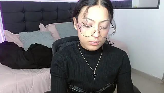 vaness weet online show from February 8, 11:07 pm