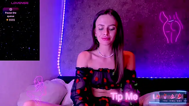 madina taher online show from February 6, 11:19 pm