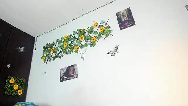 mensia hernandz online show from April 29, 12:52 pm