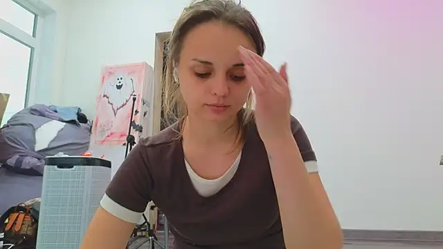 Misss Vikk online show from April 9, 9:48 am