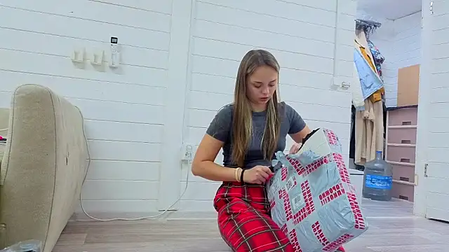 Misss Vikk online show from December 4, 9:55 am