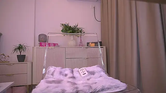 lildiaa online show from March 5, 10:00 am