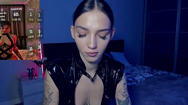 SophieCatty online show from December 3, 5:15 pm