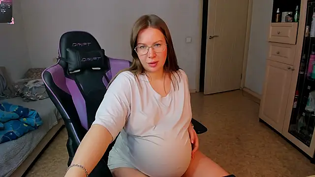 stella vestal online show from March 16, 5:44 am