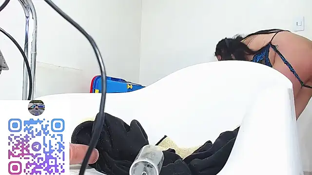 Upskirt Squirt96 online show from January 19, 2:02 pm