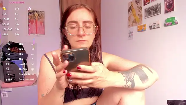 linda giggle online show from March 9, 3:59 pm