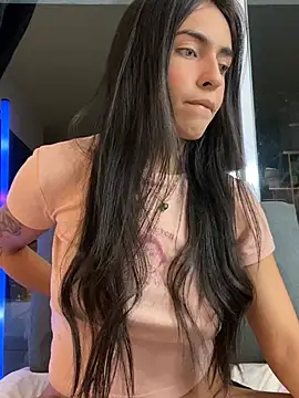 DaphneUwu online show from June 14, 2:20 am