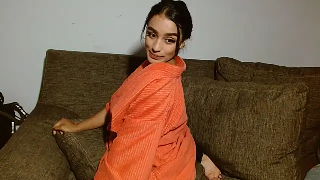 GiltRosebush online show from February 25, 9:02 pm