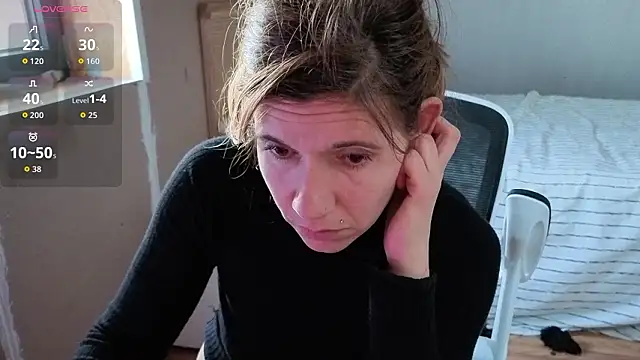 Lina lou4 online show from February 25, 5:11 pm