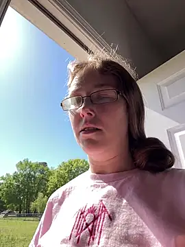 Dakota 02 online show from April 10, 2:56 pm