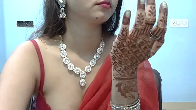 Snapshot of lovelydesi21 chatting on October 10, 12:21 pm lovelydesi21 online show from October 10, 12:21 pm