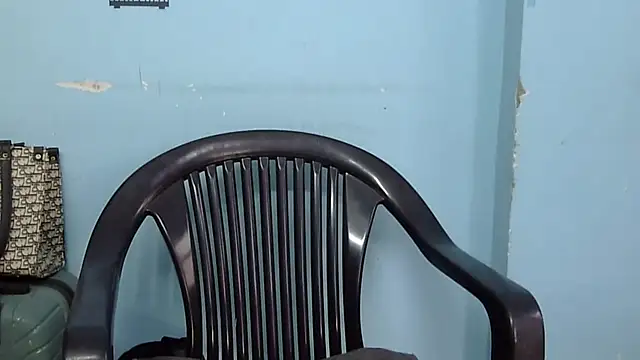 Snapshot of lovelydesi21 chatting on September 23, 9:29 am lovelydesi21 online show from September 23, 9:29 am