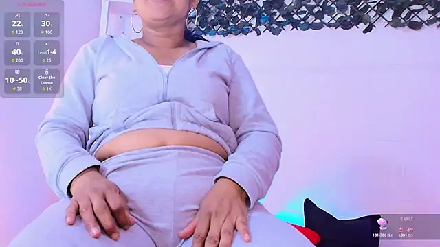 louise nails online show from March 10, 2:32 pm