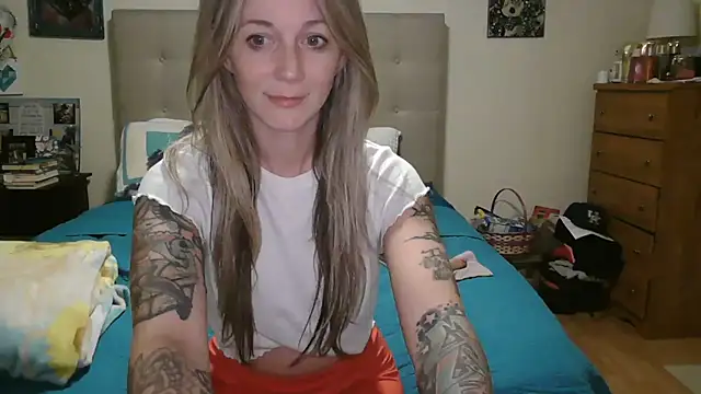 Heyitsmee33 online show from April 15, 10:38 am