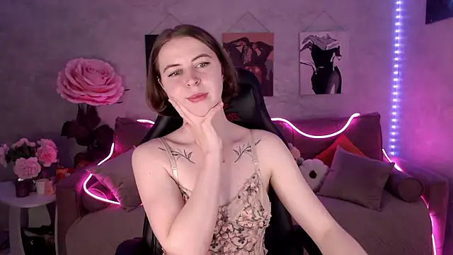 tiffany  burn online show from April 12, 7:55 am