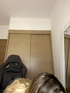 mi suk11 online show from December 5, 5:58 pm