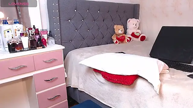 CanndyBrunett online show from September 27, 7:43 pm