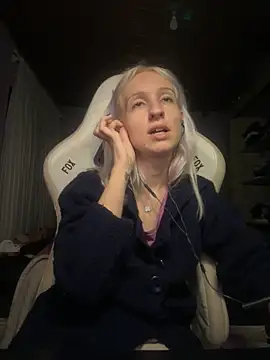 Snapshot of bunnydark00 chatting on October 21, 1:31 am bunnydark00 online show from October 21, 1:31 am